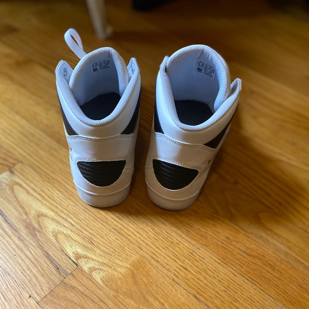 Adidas - Picture 2 of 4